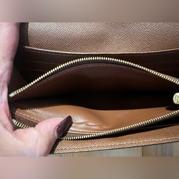 Authentic Louis Vuitton Sarah Wallet - Picture 9 of 13